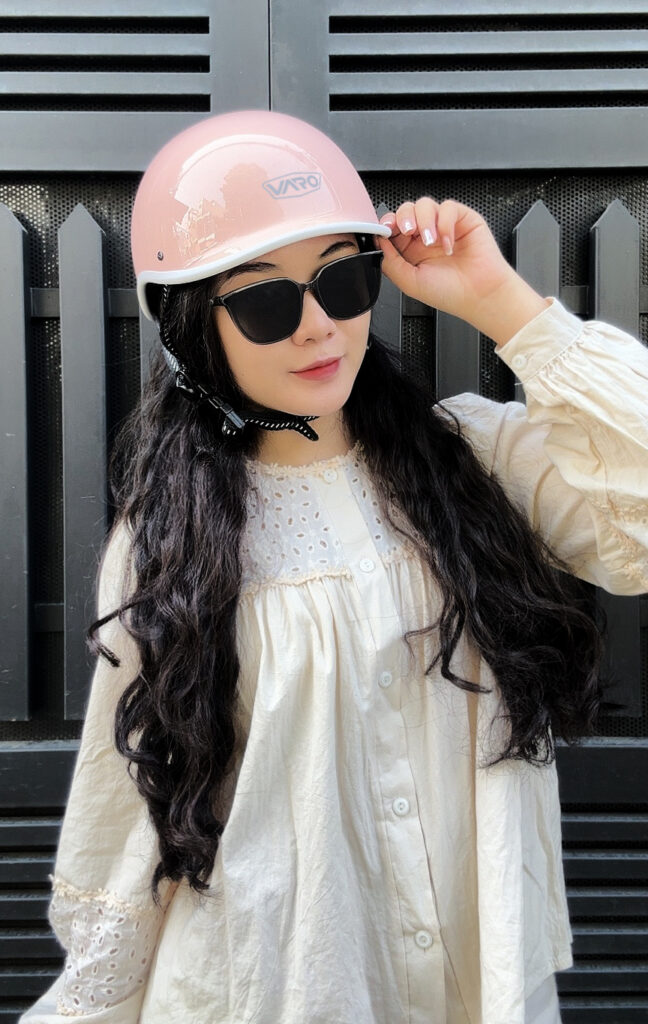 Mũ bảo hiểm cá heo Hồng
